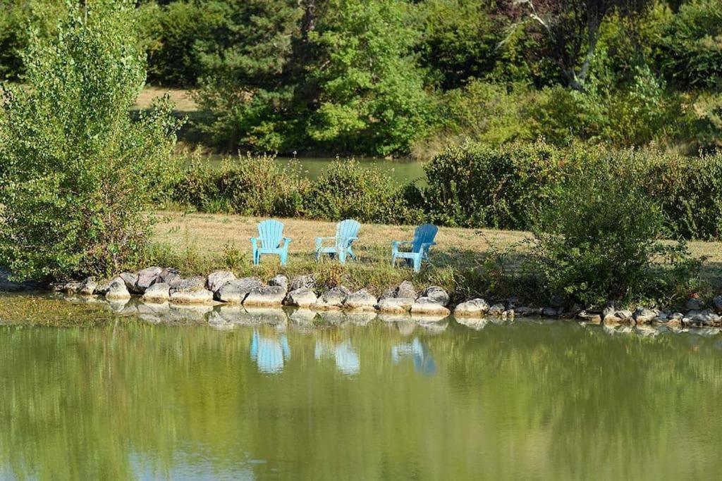 Chalet Au Milieu De La Foret Avec Lac A Proximite Layrac Buitenkant foto